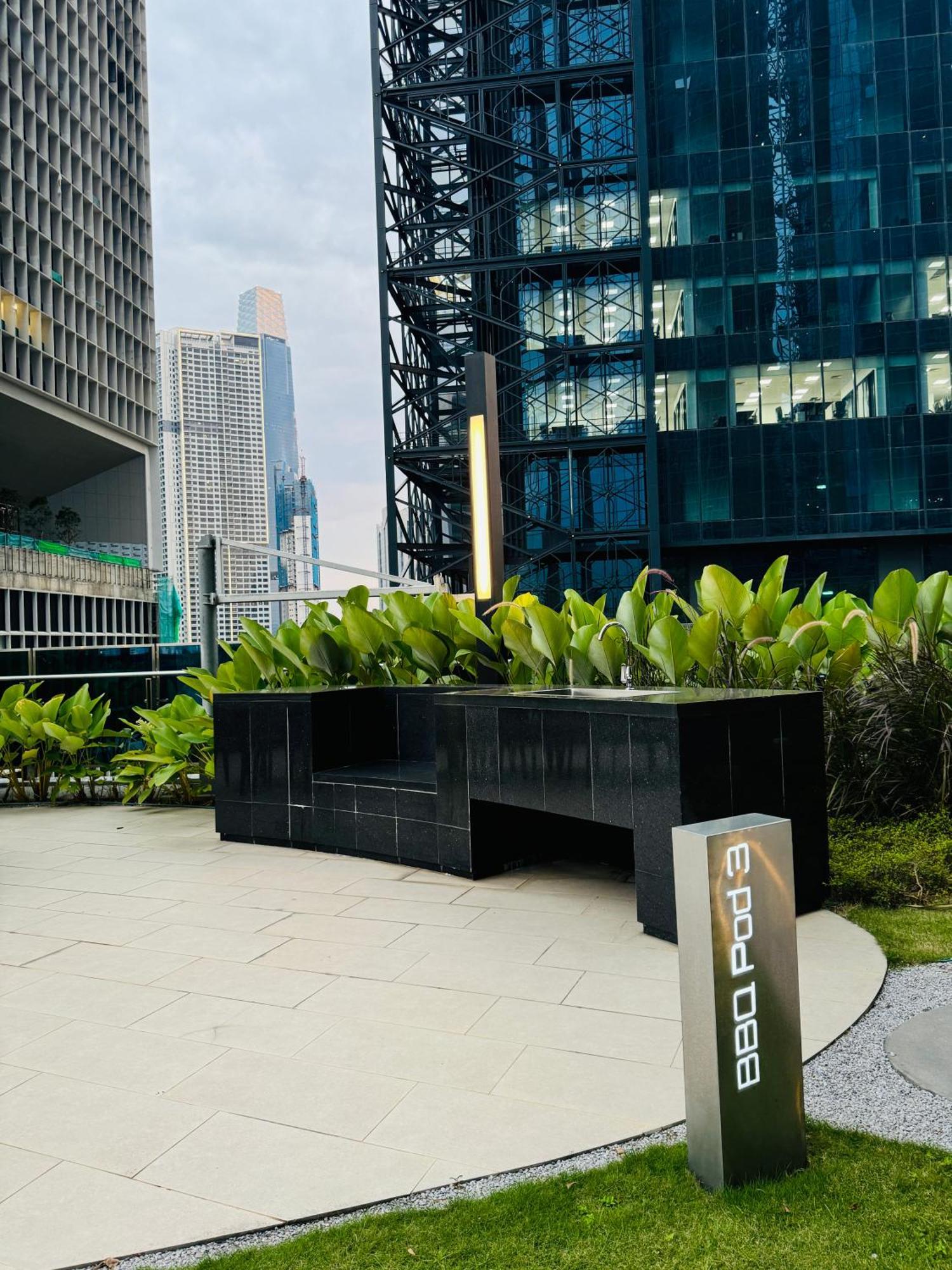 Eaton Service Apartment At Klcc Kuala Lumpur Exterior photo