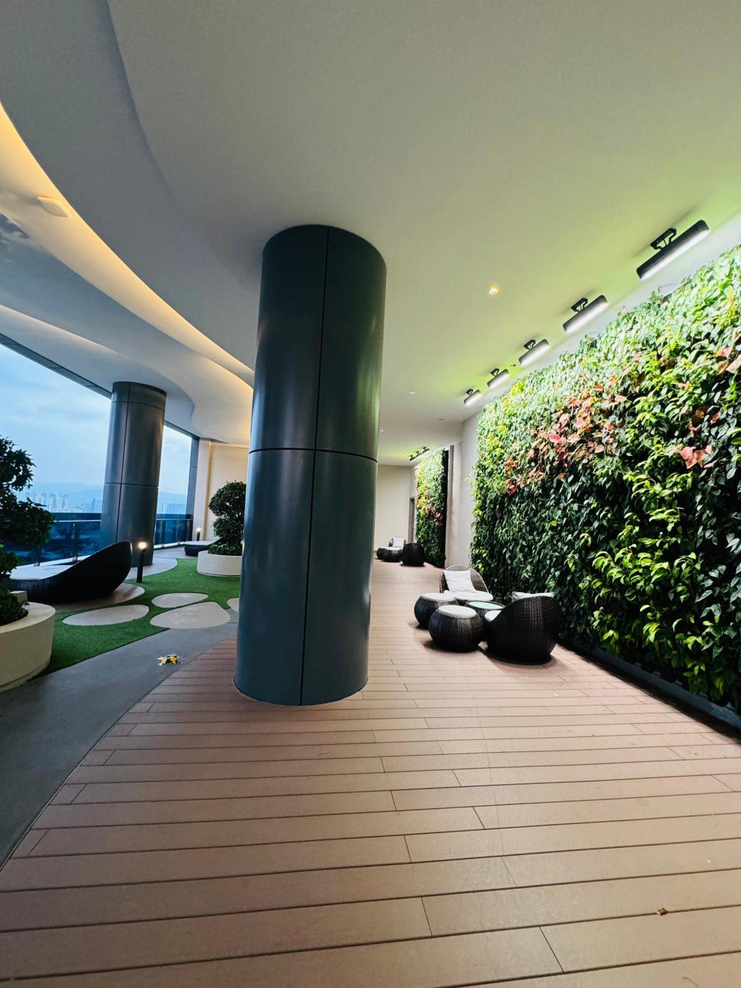 Eaton Service Apartment At Klcc Kuala Lumpur Exterior photo